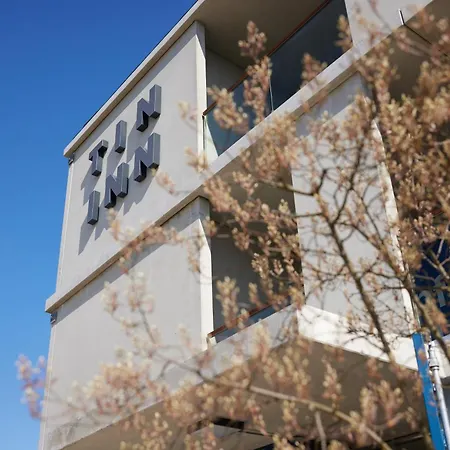 Tin - Heinsberg - Aus Hochwertig Ausgebauten Ueberseecontainern Hotel