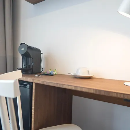 Tin - Heinsberg - Aus Hochwertig Ausgebauten Ueberseecontainern Hotel