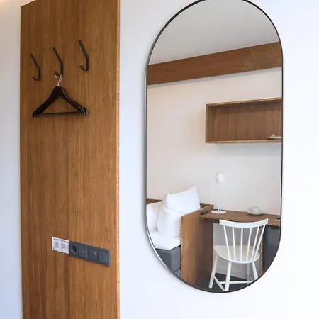 Hotel Tin - Heinsberg - Aus Hochwertig Ausgebauten Ueberseecontainern *