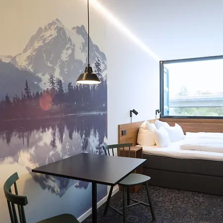 Tin - Heinsberg - Aus Hochwertig Ausgebauten Ueberseecontainern Hotel *